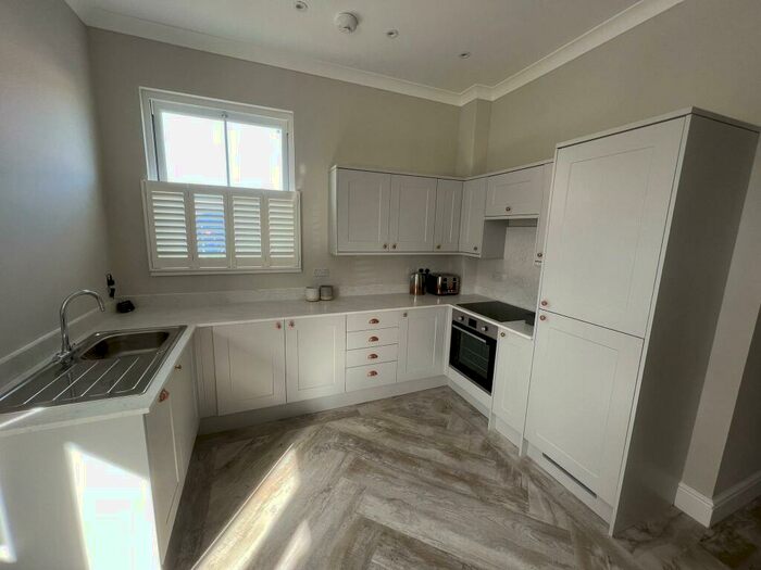 2 Bedroom Apartment To Rent In Bute Esplanade, Cardiff, CF10