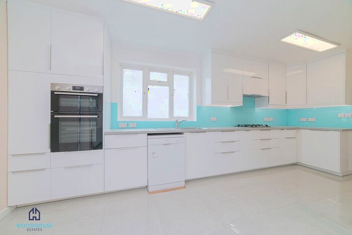 4 Bedroom Semi-Detached House To Rent In Kenver Avenue, London, N12