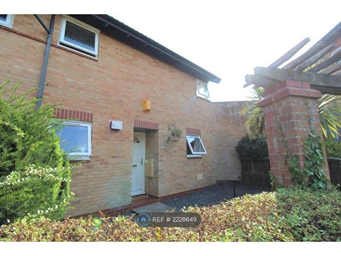 2 Bedroom Semi-Detached House To Rent In Stafford Grove, Milton Keynes, MK5
