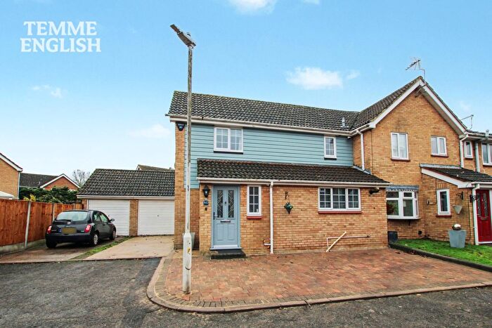 3 Bedroom Semi Detached House For Sale In Menzies Avenue, Laindon, SS15