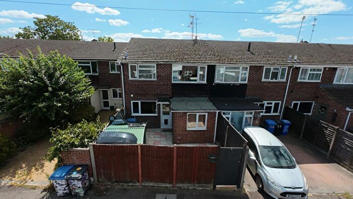 3 Bedroom Terraced House For Sale In Beaulieu Gardens, Blackwater, Camberley, GU17