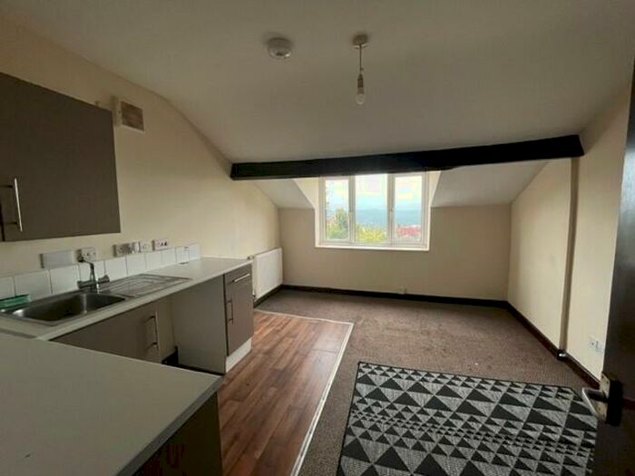1 Bedroom Flat To Rent In Woodside Street, Cinderford, Gloucestershire, GL14