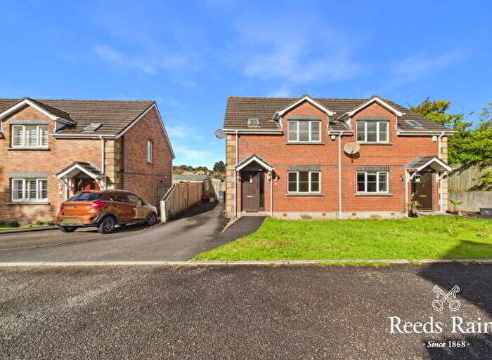 3 Bedroom Semi-Detached House To Rent In Johnston Park Gransha Road, Belfast, BT16