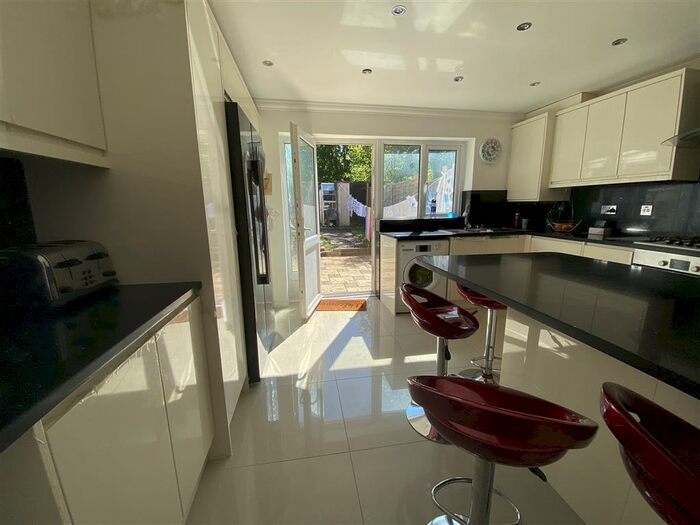 4 Bedroom House To Rent In Argyll Road, Hemel Hempstead, HP2