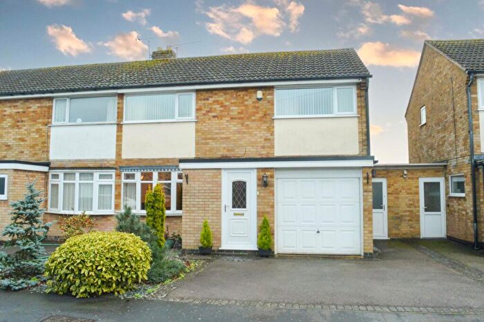 3 Bedroom Semi Detached House For Sale In Tilton Drive, Oadby, Leicester, LE2