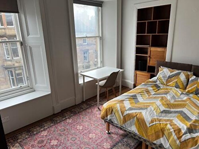 5 Bedroom Flat To Rent In South Clerk Street, Edinburgh, EH8