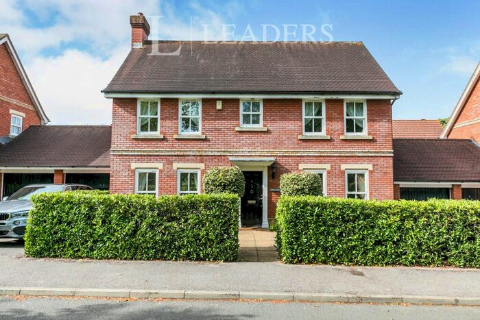 4 Bedroom Detached House To Rent In Cardwells Keep, Guildford, GU2