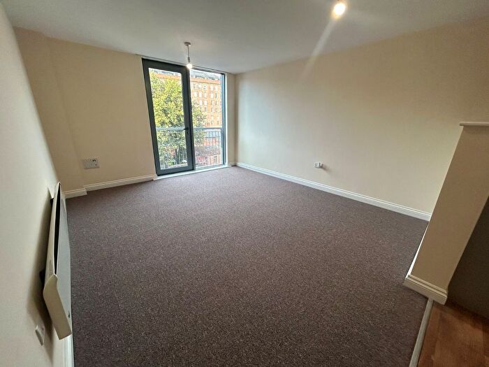 2 Bedroom Flat To Rent In Canal Street, Nottingham, Nottinghamshire, NG1