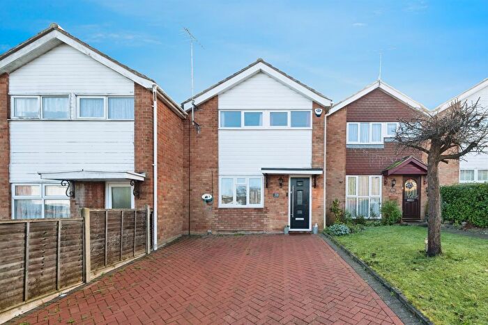 3 Bedroom Semi-Detached House For Sale In Bideford Green, Linslade, Leighton Buzzard, LU7