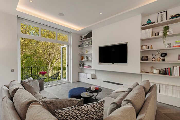 4 Bedroom Flat For Sale In Sutherland Avenue, Little Venice, London, W9