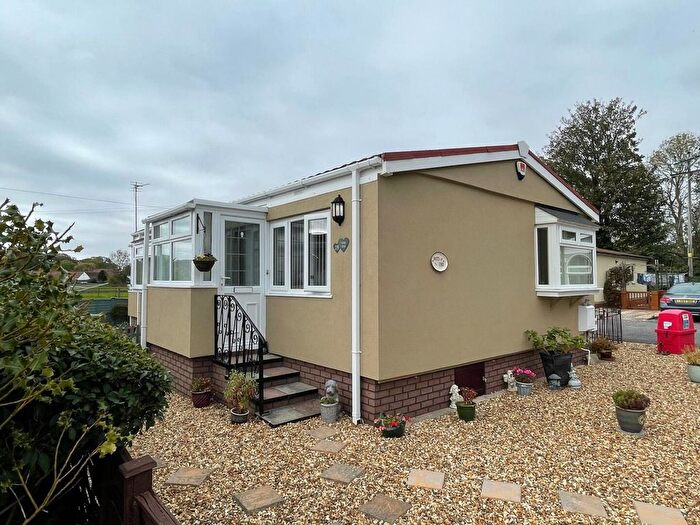 2 Bedroom Mobile/park Home For Sale In Sealeys Close, West Huntspill, TA9
