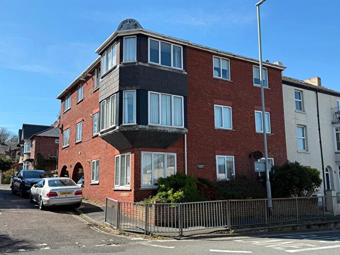 2 Bedroom Flat For Sale In New Close Gardens, Weymouth, DT4