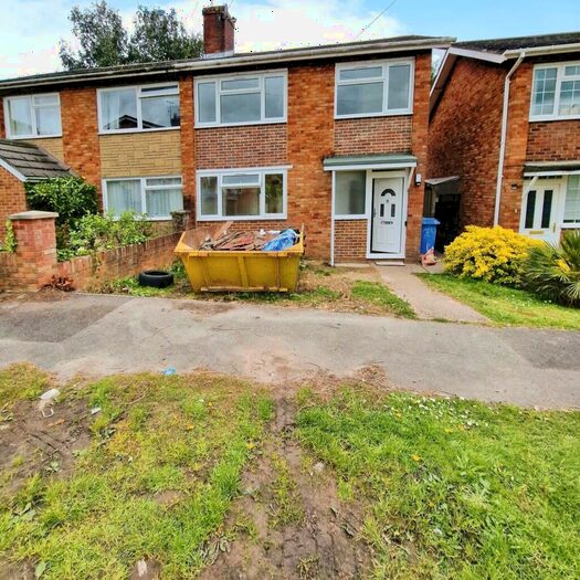 3 Bedroom House To Rent In Belland Drive, Aldershot, GU11