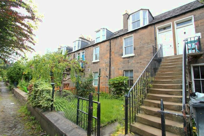 2 Bedroom Flat To Rent In Cobden Terrace, Haymarket, Edinburgh, EH11