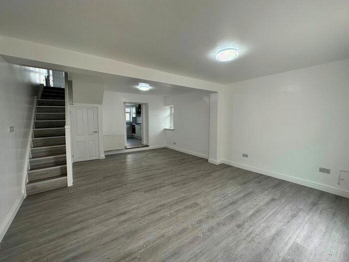 3 Bedroom Terraced House To Rent In Clifton Hill, Mount Pleasant, Swansea, SA1