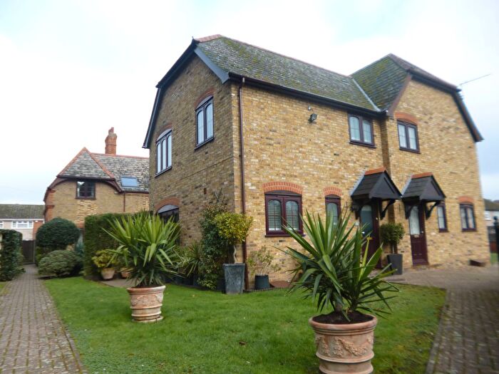 2 Bedroom Maisonette To Rent In Riverside Mews, Pembroke Close, EN10