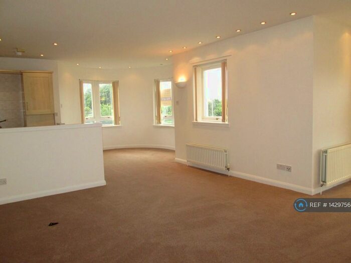 2 Bedroom Flat To Rent In Toward, Wemyss Bay, PA18