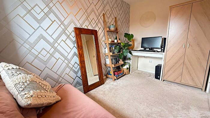 2 Bedroom Semi-Detached House For Sale In Cookes Croft, Birmingham, B31