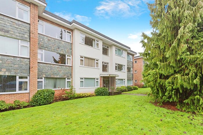 2 Bedroom Flat For Sale In Park Road, Sutton Coldfield, B73