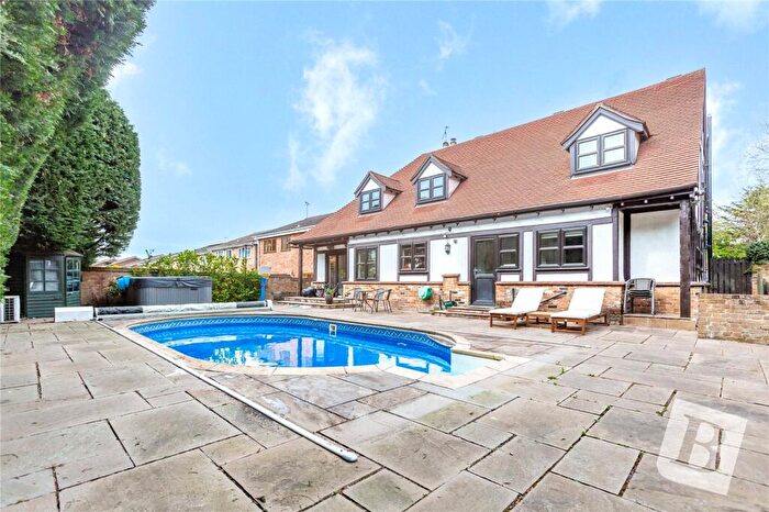 4 Bedroom Detached House To Rent In Talbrook, Brentwood, Essex, CM14