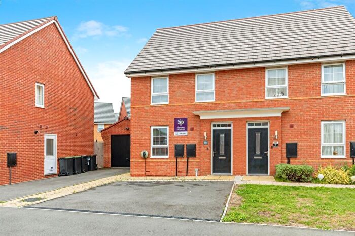 3 Bedroom Semi-Detached House For Sale In Blackbird Close, Thrapston, Kettering, NN14