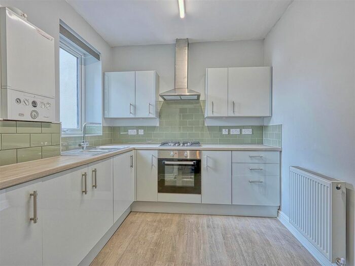 1 Bedroom Flat To Rent In Wharf Lane, Stonegravels, Chesterfield, Derbyshire, S41