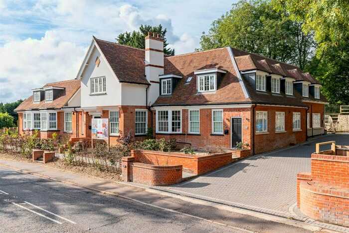 2 Bedroom Flat For Sale In Codicote Road, Welwyn, AL6