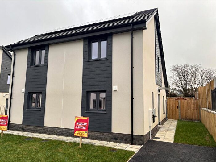 1 Bedroom Semi-Detached House For Sale In Heol Fferm Fila, Crymych, SA41