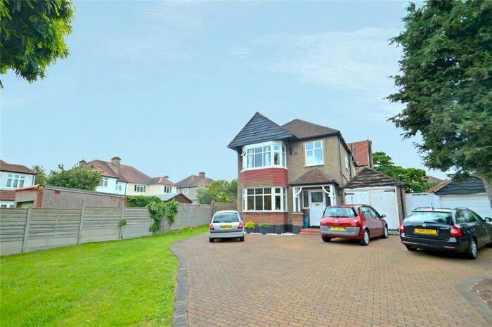 3 Bedroom Flat To Rent In Ashurst Walk, Croydon, CR0