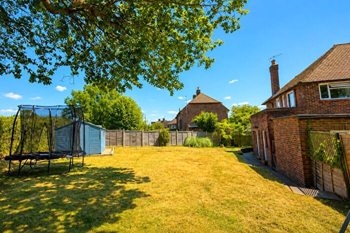 2 Bedroom Flat For Sale In Tylers Close, Godstone, Surrey, RH9