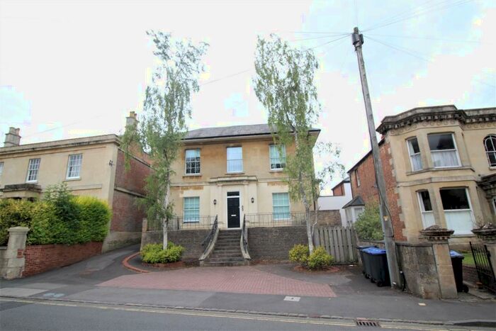 1 Bedroom Flat To Rent In The Causeway, Chippenham, SN15