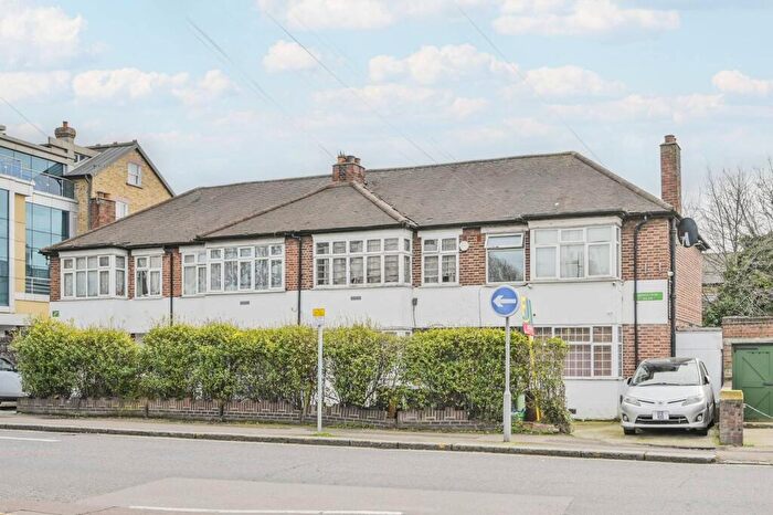 3 Bedroom Flat For Sale In Grange Court, Leyton, London, E10