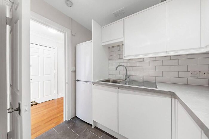 2 Bedroom Flat To Rent In Emperors Gate, South Kensington, London, SW7