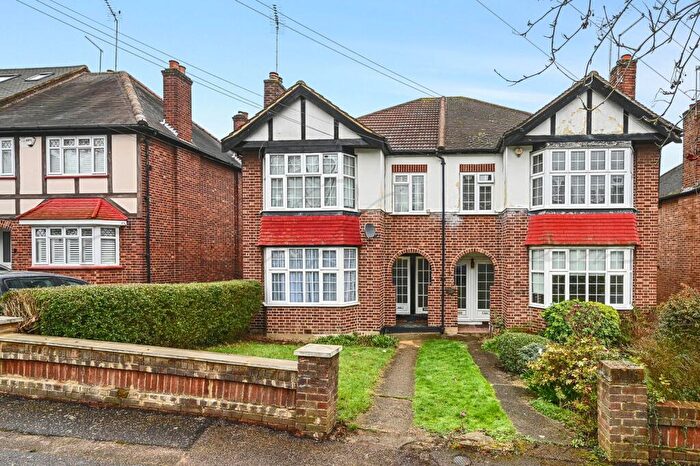 2 Bedroom Flat To Rent In Shirley Court, Sedley Rise, Loughton, Essex, IG10