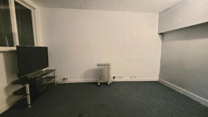 1 Bedroom Flat To Rent In High Cross, Aldenham, Watford WD25