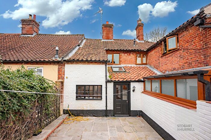 3 Bedroom End Terrace House For Sale In Brook Street, Buxton, Norfolk, NR10