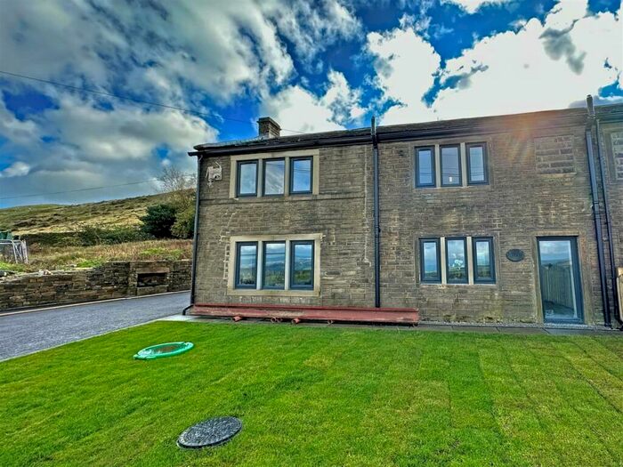 4 Bedroom Barn Conversion For Sale In New Hey Road, Scammonden, HD3