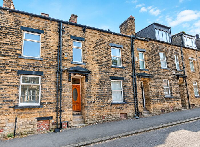 4 Bedroom Terraced House To Rent In Westover Road, Bramley, Leeds, West Yorkshire, LS13