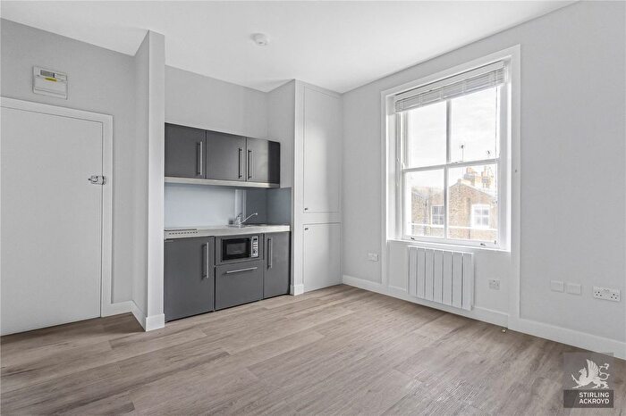 1 Bedroom Flat To Rent In St. Charles Square, London, W10