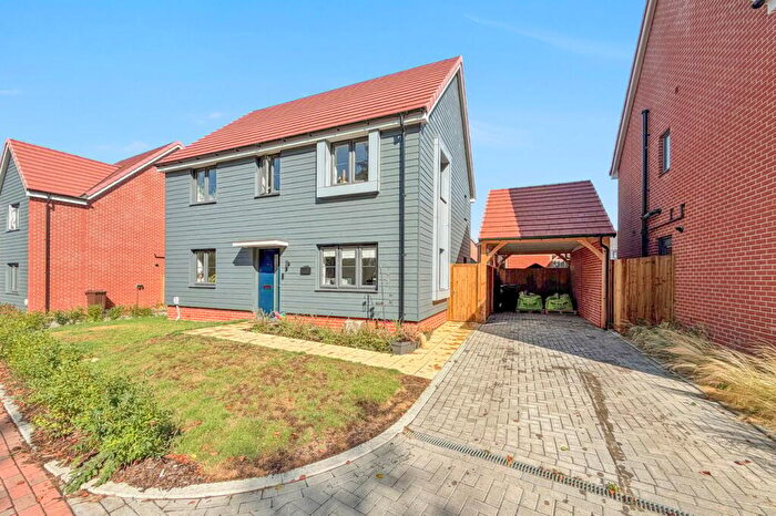 4 Bedroom Detached House For Sale In Cherry Orchard Drive, Rainham, Gillingham, ME8