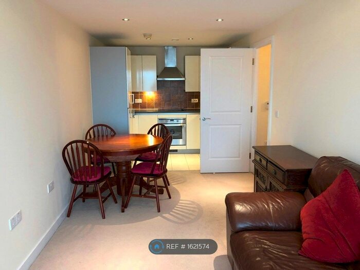 2 Bedroom Flat To Rent In Durnsford Road, Wimbledon, SW19