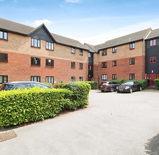 1 Bedroom Apartment For Sale In Copperfields, Basildon, SS15