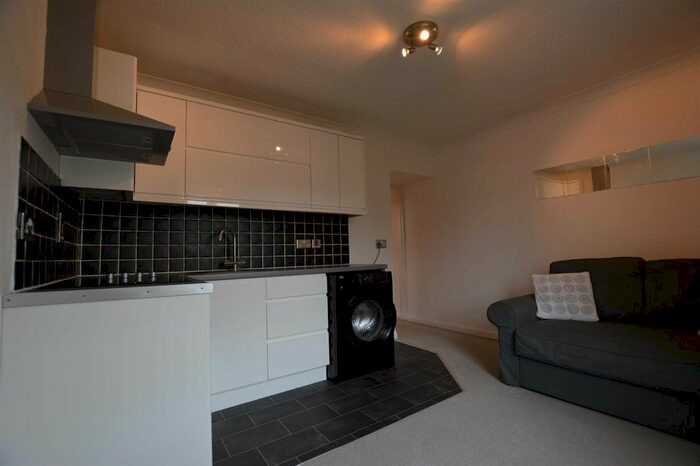 1 Bedroom Flat To Rent In New Road, Croxley Green, Rickmansworth, WD3