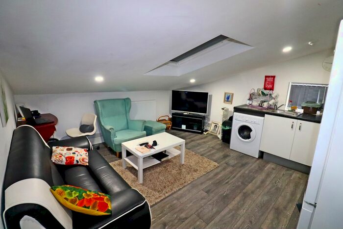 1 Bedroom Flat To Rent In Woodville Road, Cardiff, CF24