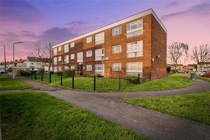 1 Bedroom Flat For Sale In Ongar Way, Rainham, RM13