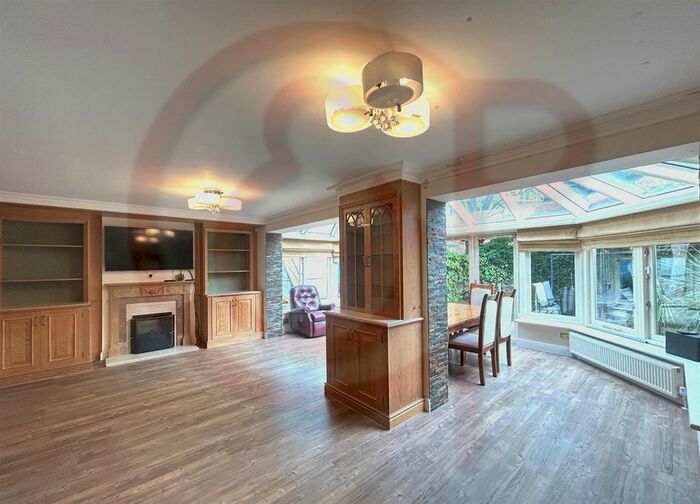 3 Bedroom Property To Rent In Burlington Lane, Chiswick, W4