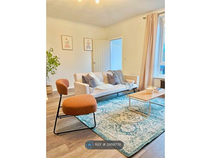 3 Bedroom End Of Terrace House To Rent In Stanbury Walk, Manchester, M40