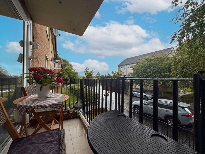 2 Bedroom Flat For Sale In Wylie Street, Hamilton, ML3