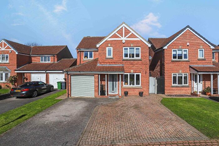 4 Bedroom Detached House For Sale In De Lacies Court, Rothwell, Leeds, West Yorkshire, LS26