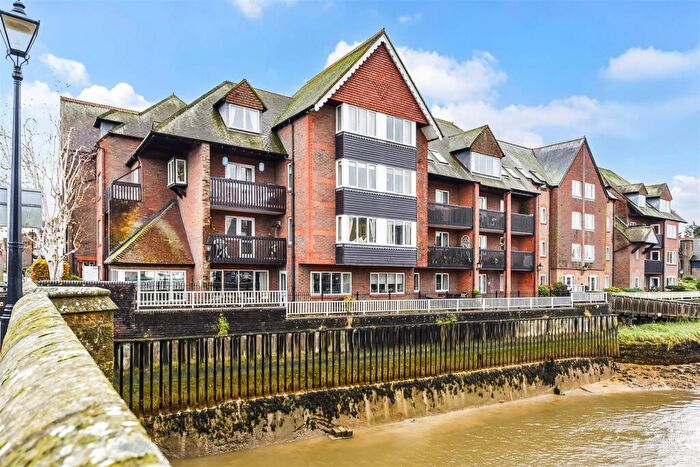 2 Bedroom Retirement Property For Sale In Queen Street, Arundel, BN18